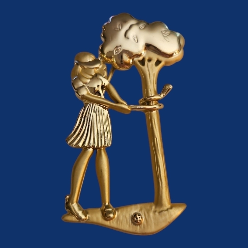 Vintage AJC Novelty Lady Golfer Club Around a Tree Brooch Pin